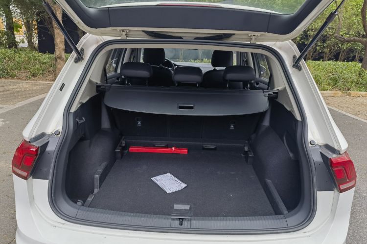 Volkswagen Tiguan L 2017 car image #25