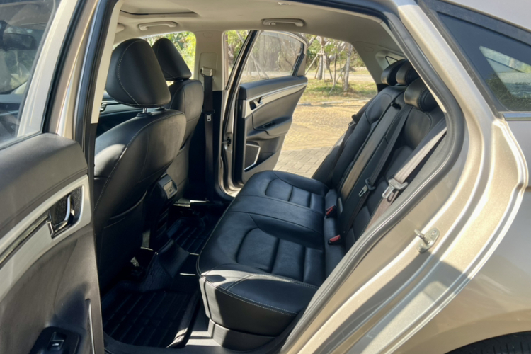 GEELY Emgrand GL 2016 #25 GEELY Emgrand GL 2016 car image #25