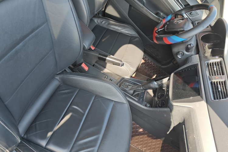 Volkswagen Gran Lavida 2016 immagine di auto #25