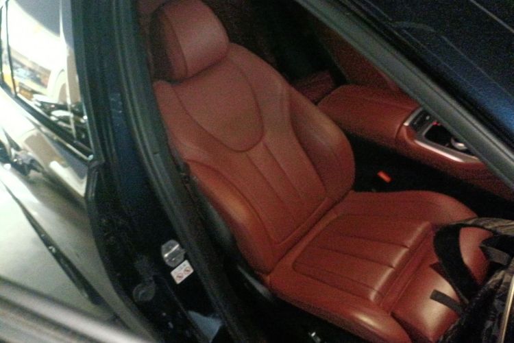 BMW X6 2022 car image #25