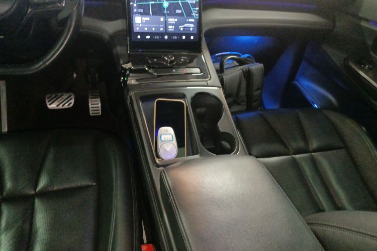 NIO ES8 2021 car image #25