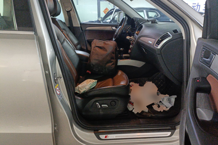 Audi Q5 2018 صورة سيارة #25