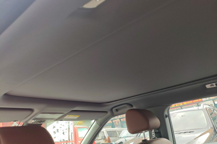 Honda UR-V 2018 immagine di auto #25