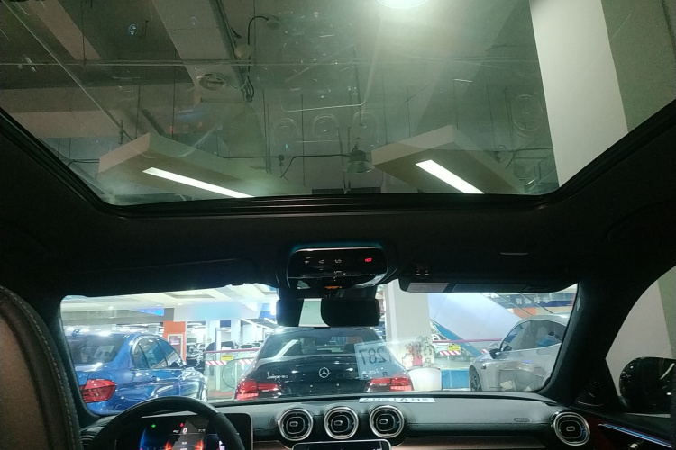 Mercedes-Benz C AMG 2024 immagine di auto #25