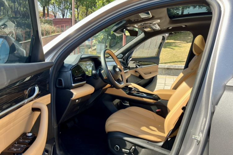 GEELY 2023 car image #25