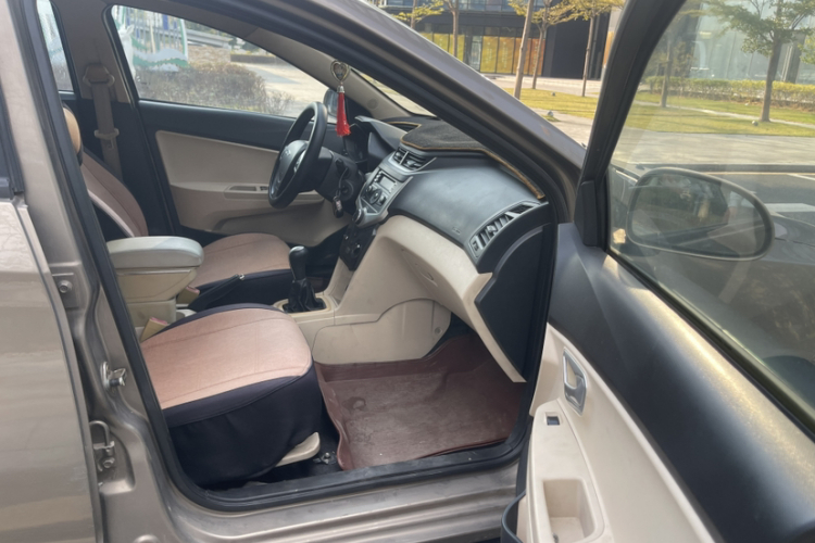 Chery Fulwin 2 2015 #25 Chery Fulwin 2 2015 immagine di auto #25