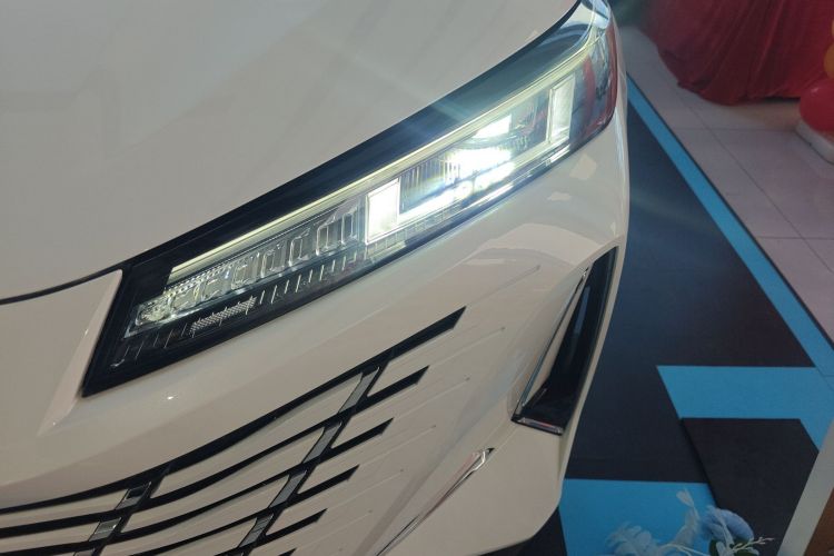 Changan EadoPHEV 2025 immagine di auto #25