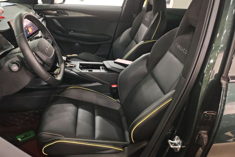 Lynk & Co 06 2023 car image #25