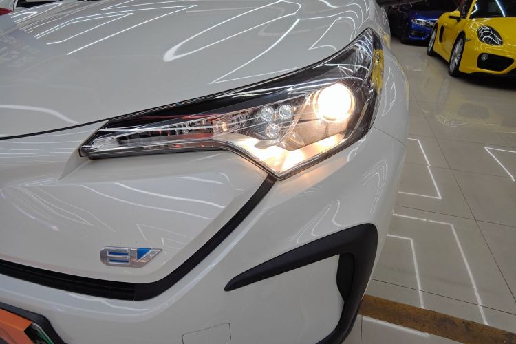 Toyota C-HR EV 2021 изображение автомобиля #25