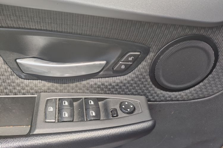 BMW 2 Series Tourer 2016 imagem de carro #25