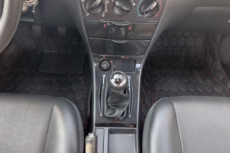 BYD F3 2019 car image #25