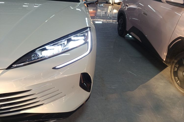 BYD Seal 07 DM-i 2025 car image #25