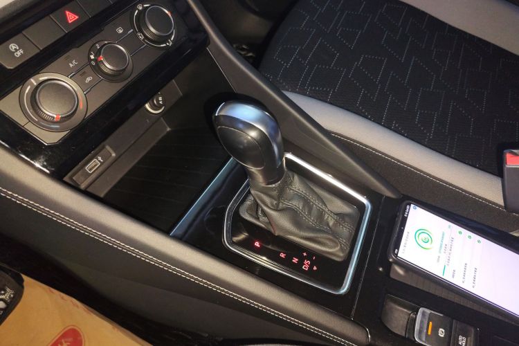 VS5 2023 car image #25