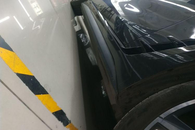 BMW i4 2022 car image #25