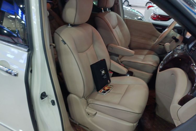 Nissan Quest 2016 imagen de coche #25