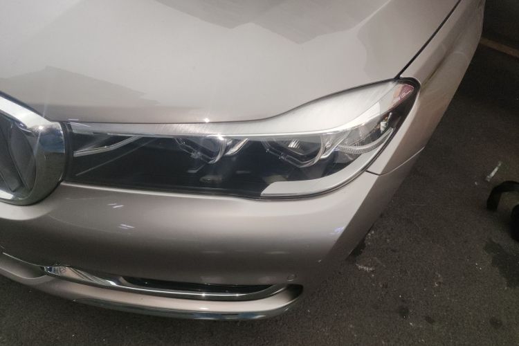 BMW 7 Series 2018 car image #25