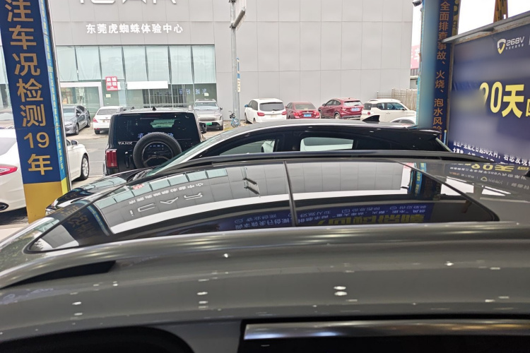T-Roc 2023 car image #25