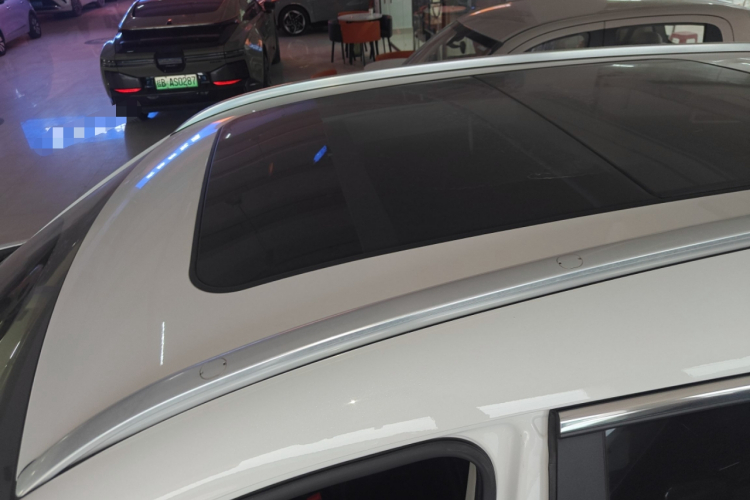X70 PLUS 2022 car image #25