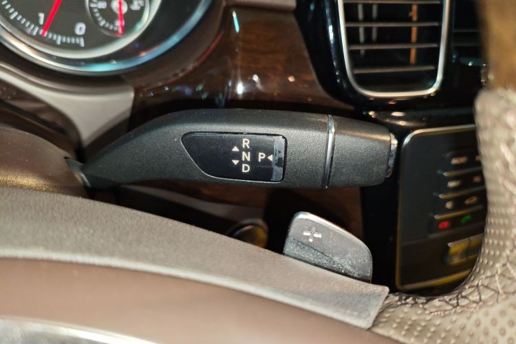 Mercedes-Benz GLS Class 2018 car image #25