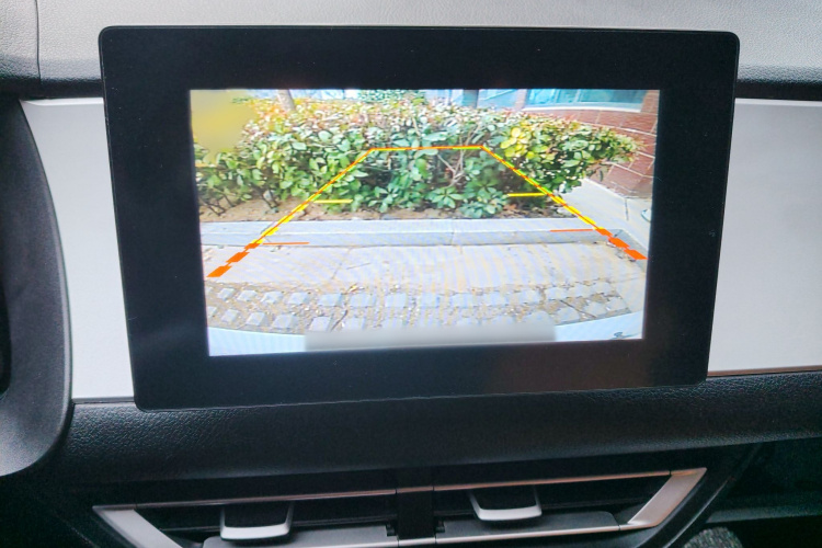 BYD e1 2020 car image #25