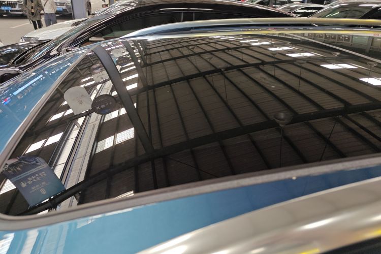 Volkswagen Touran 2018 car image #25