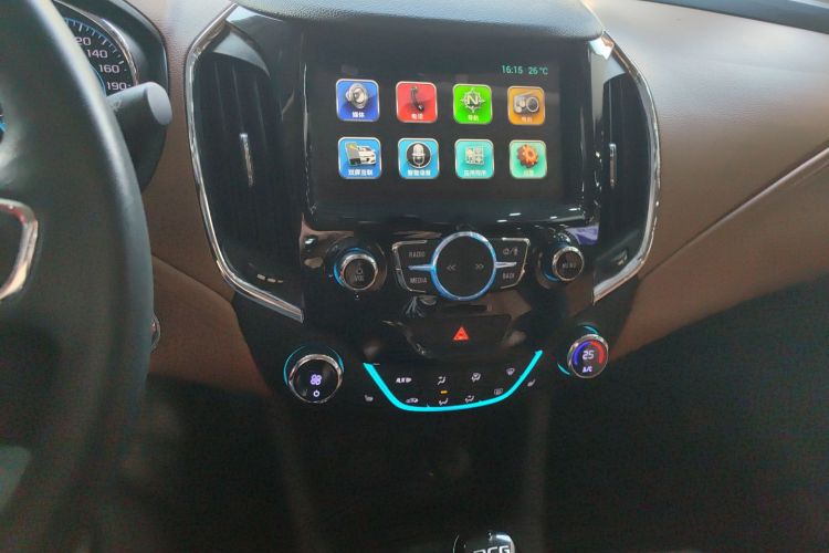 Chevrolet Cruze 2015 #25 Chevrolet Cruze 2015 immagine di auto #25