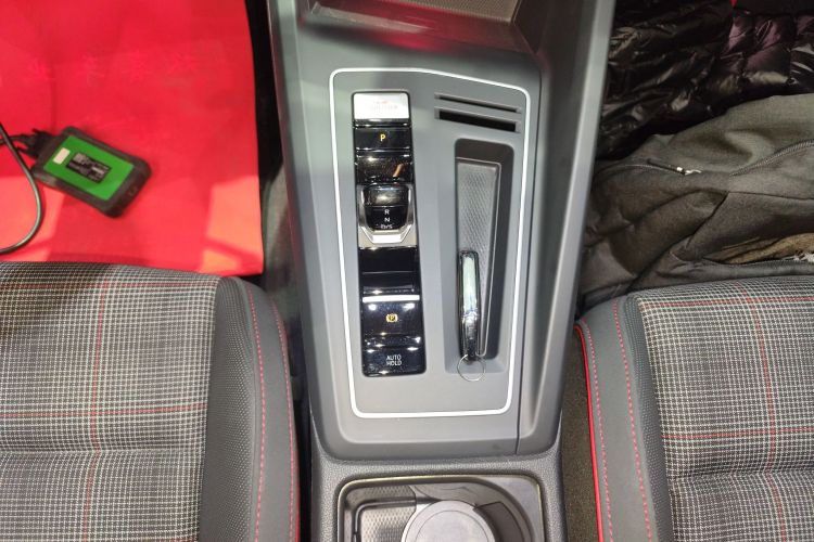 Volkswagen GolfGTI 2023 #25 Volkswagen GolfGTI 2023 car image #25