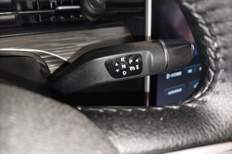 哪吒汽车 哪吒V 2023 #25 哪吒汽车 哪吒V 2023 汽车图片 #25