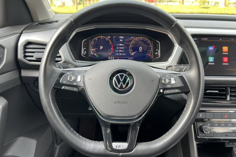 Volkswagen T-Cross 2021 #25 Volkswagen T-Cross 2021 car image #25