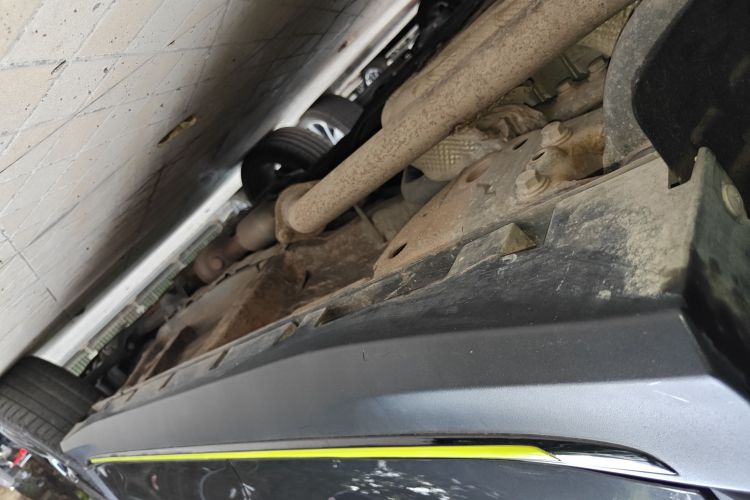 Roewe RX5 New Energy 2022 изображение автомобиля #25