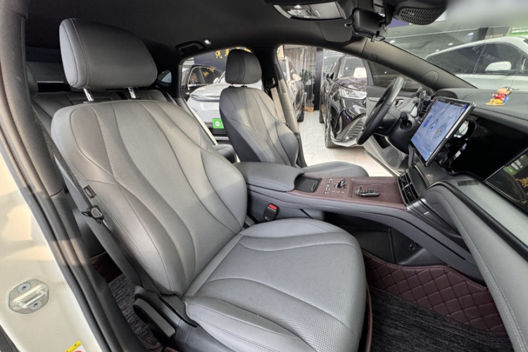 BYD Seal 07 DM-i 2024 صورة سيارة #25