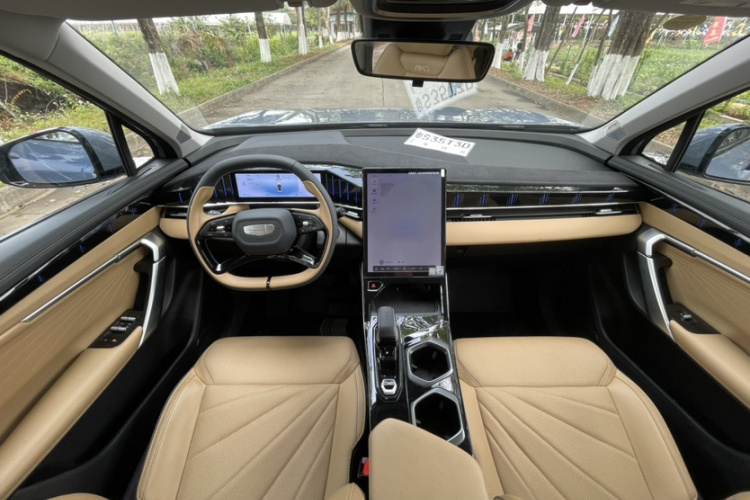 GEELY Boyue L 2024 car image #25