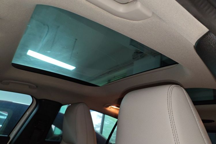 Mercedes-Benz GLA Class 2015 immagine di auto #25