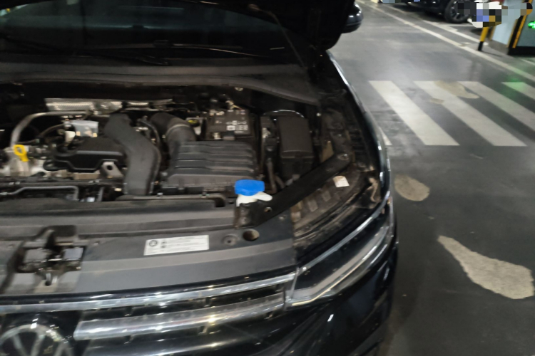 Volkswagen Tiguan L 2024 car image #25
