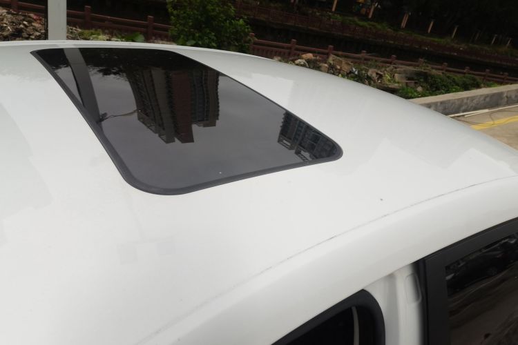 Roewe i5 2018 car image #25