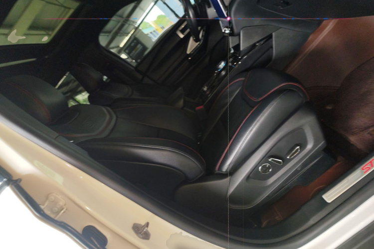 Ford Explorer 2020 image de voiture #25