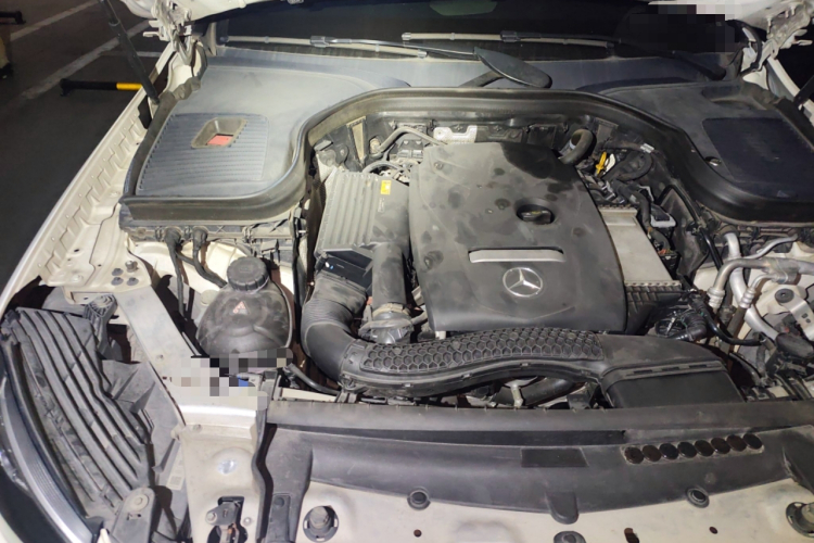 Mercedes-Benz GLC Class 2017 car image #25