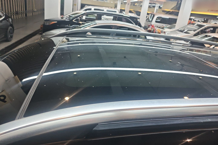 Mercedes-Benz GLE Class 2022 car image #25