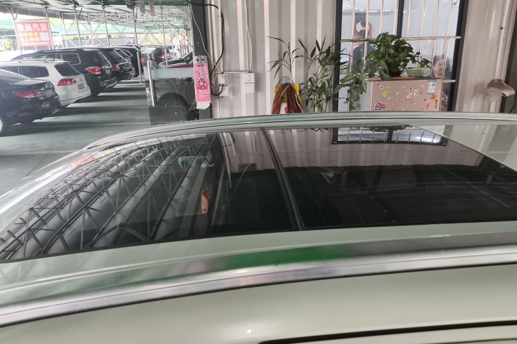 Suzuki S-Cross 2015 صورة سيارة #25