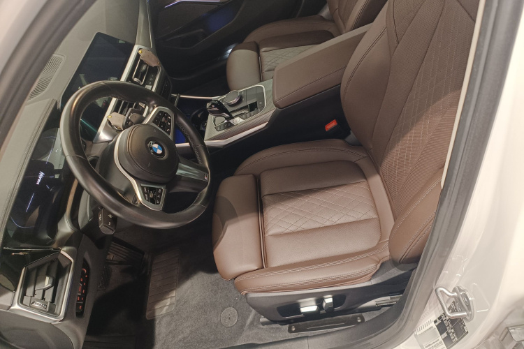 BMW 3 Series 2022 car image #25
