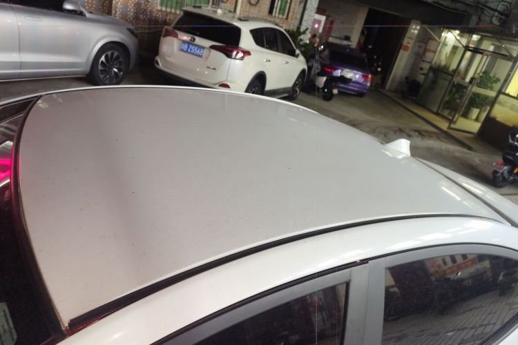 Hyundai Reina 2016 car image #25