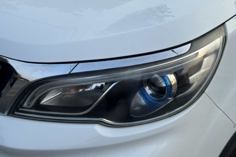 Vision X3 2018 car image #25