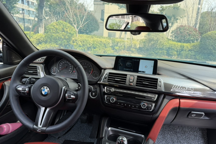 BMW M4 2018 imagem de carro #25