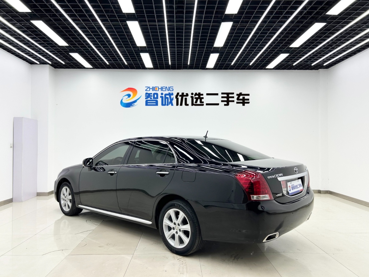 丰田 皇冠 2010 汽车图片 #25