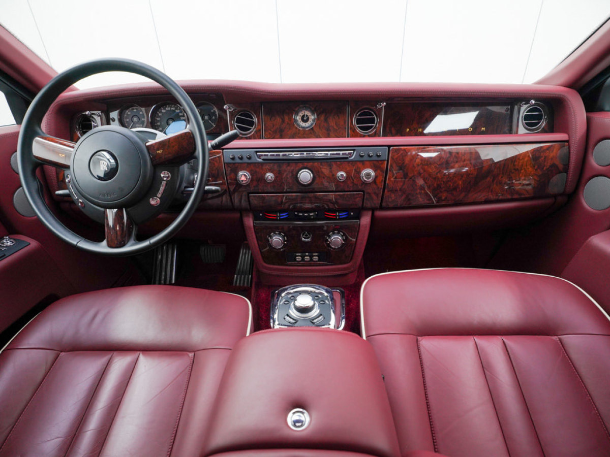 Rolls-Royce Phantom 2016 car image #25