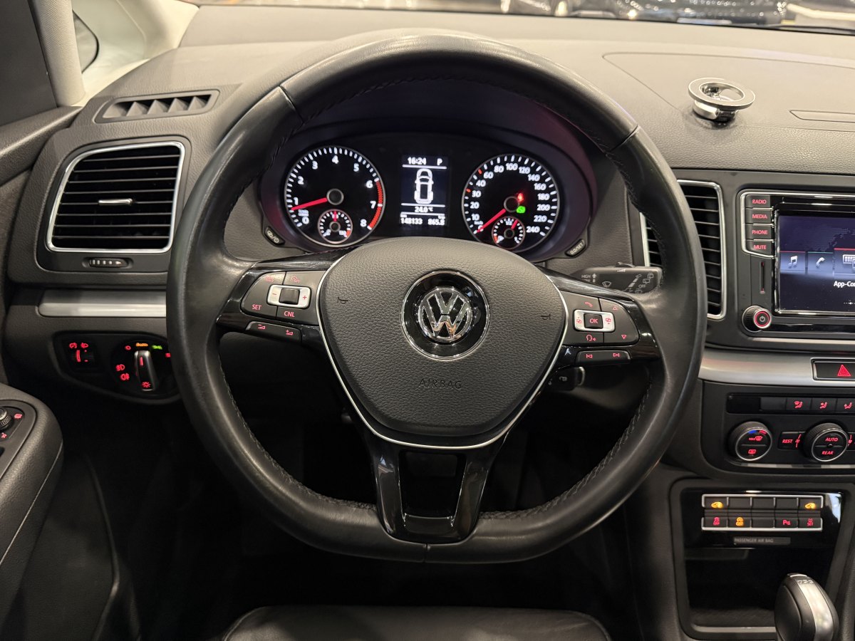 Volkswagen Sharan 2016 imagem de carro #25