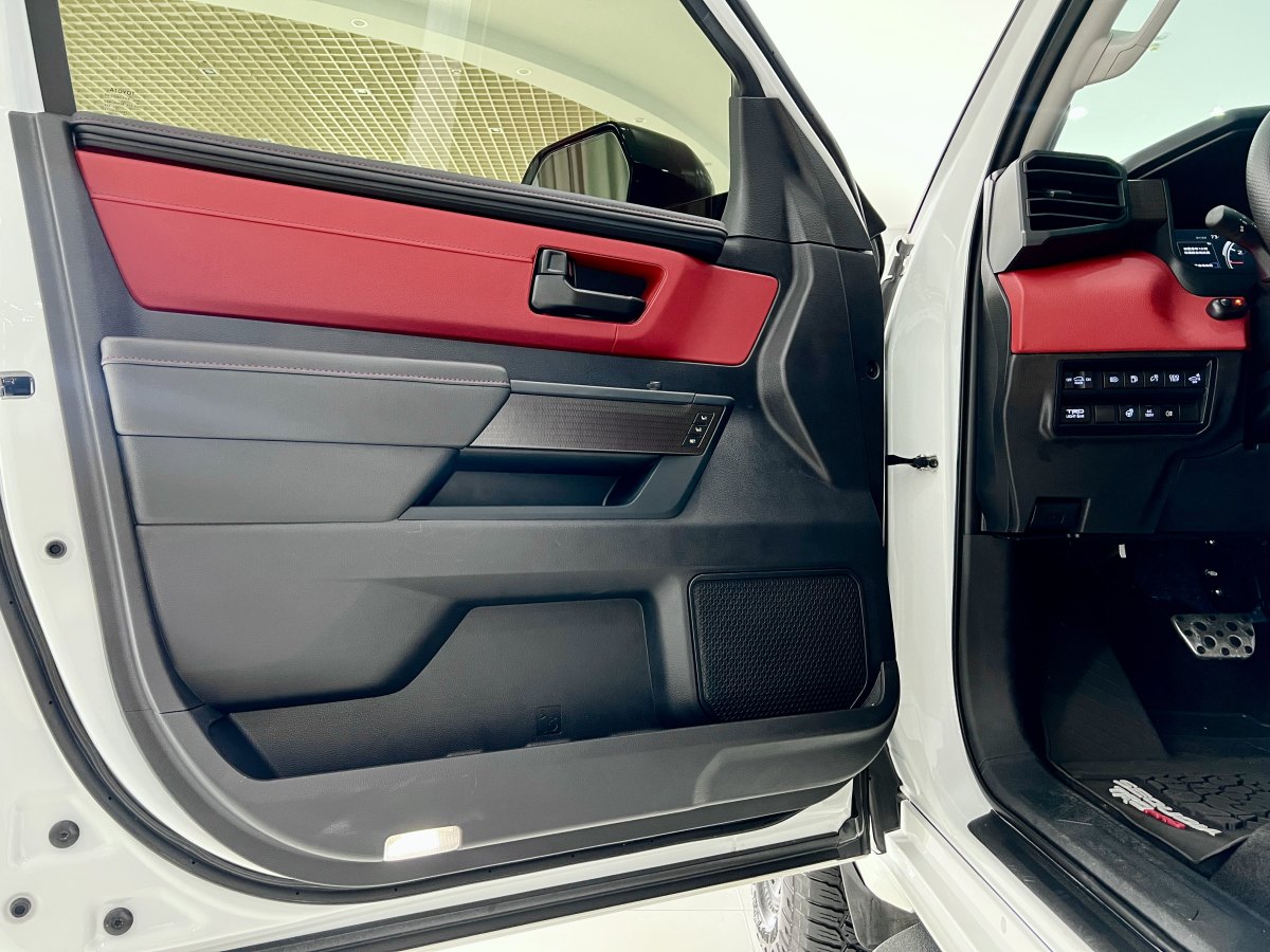 Toyota Sequoia 2024 #25 Toyota Sequoia 2024 imagen de coche #25