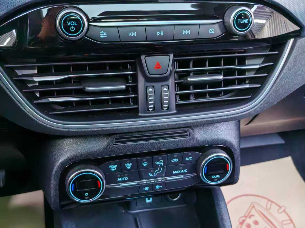 Ford Focus Active 2019 immagine di auto #25