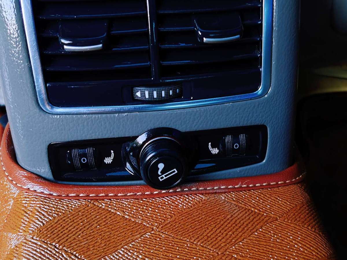 Audi A6 2011 car image #25