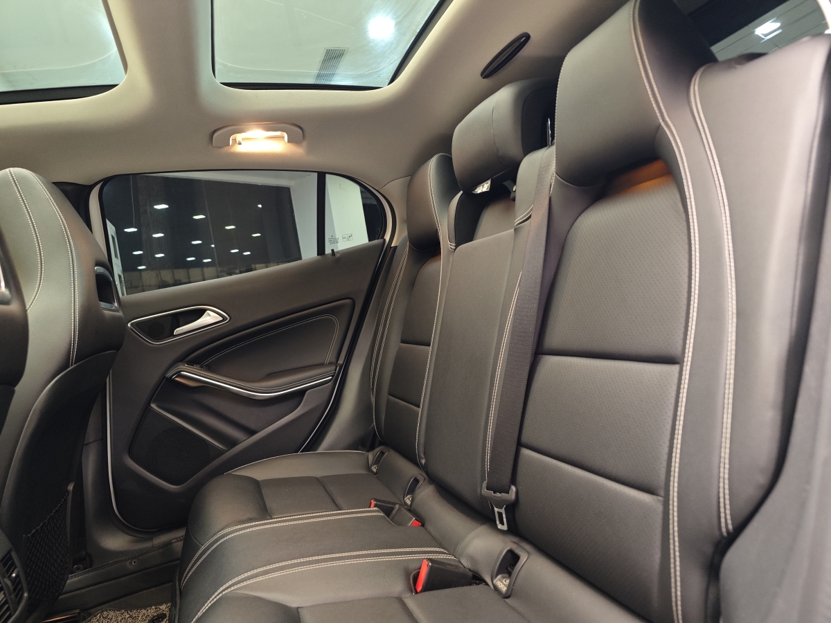 Mercedes-Benz GLA Class (Imported) 2019 #25 Mercedes-Benz GLA Class (Imported) 2019 immagine di auto #25